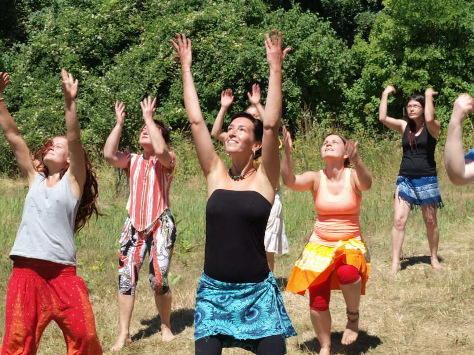 Dundun dance workshop.